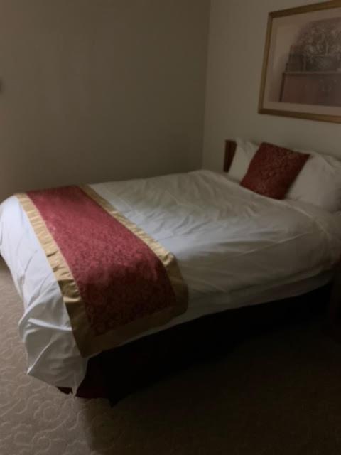 Redwood Motor Inn Brandon Esterno foto