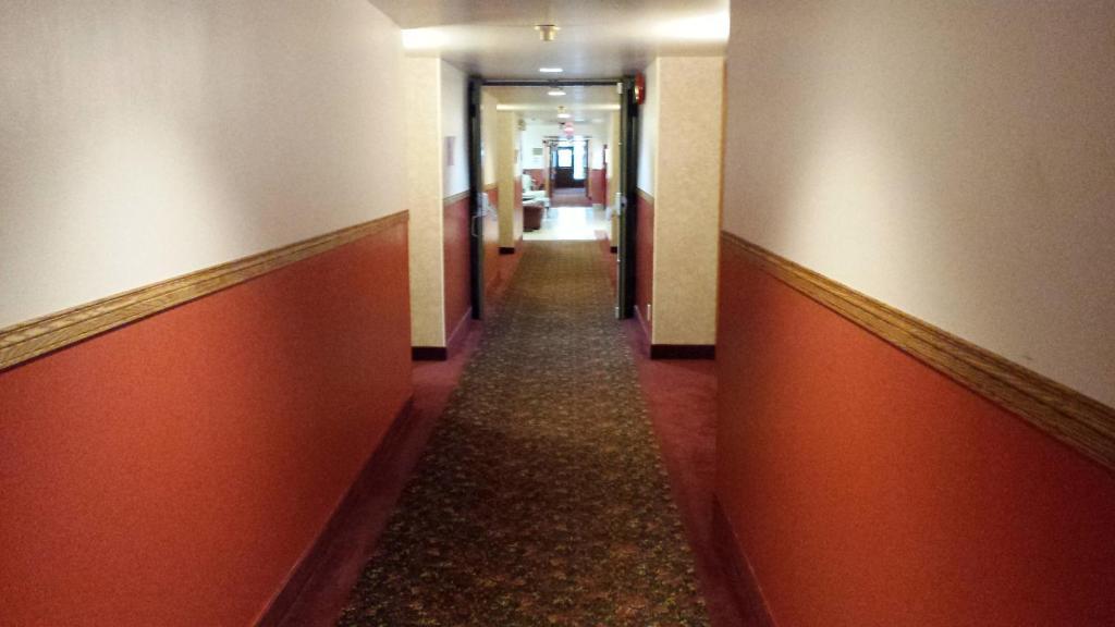 Redwood Motor Inn Brandon Esterno foto