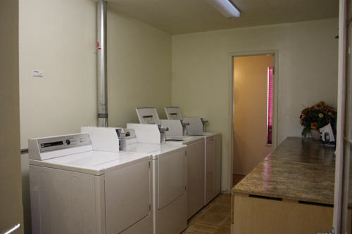 Redwood Motor Inn Brandon Esterno foto