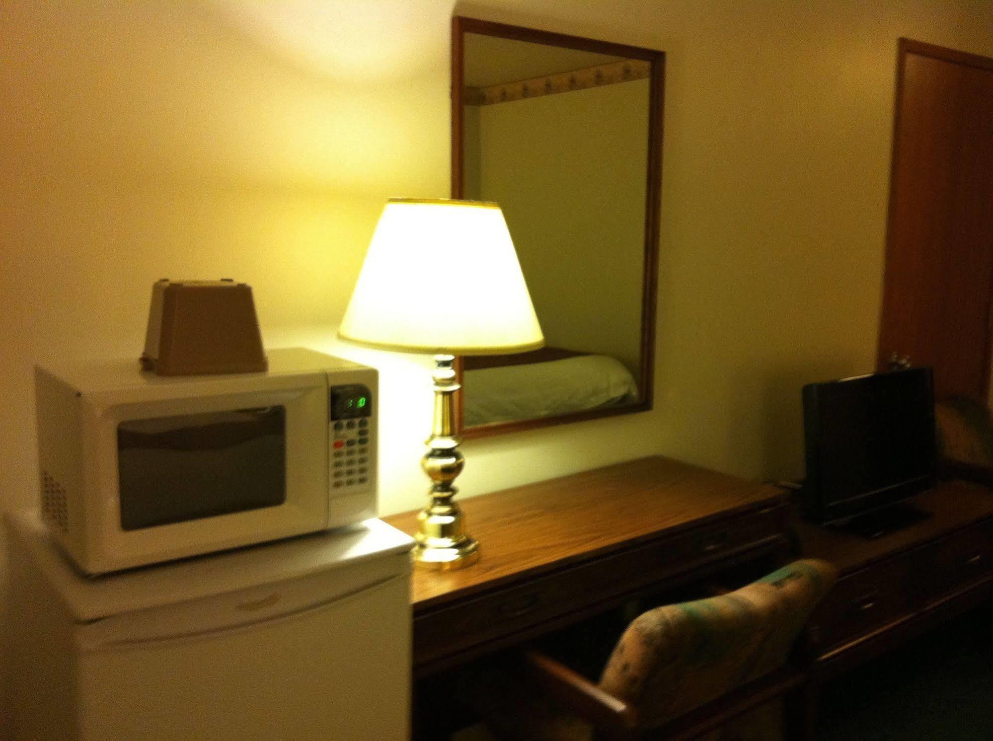 Redwood Motor Inn Brandon Esterno foto