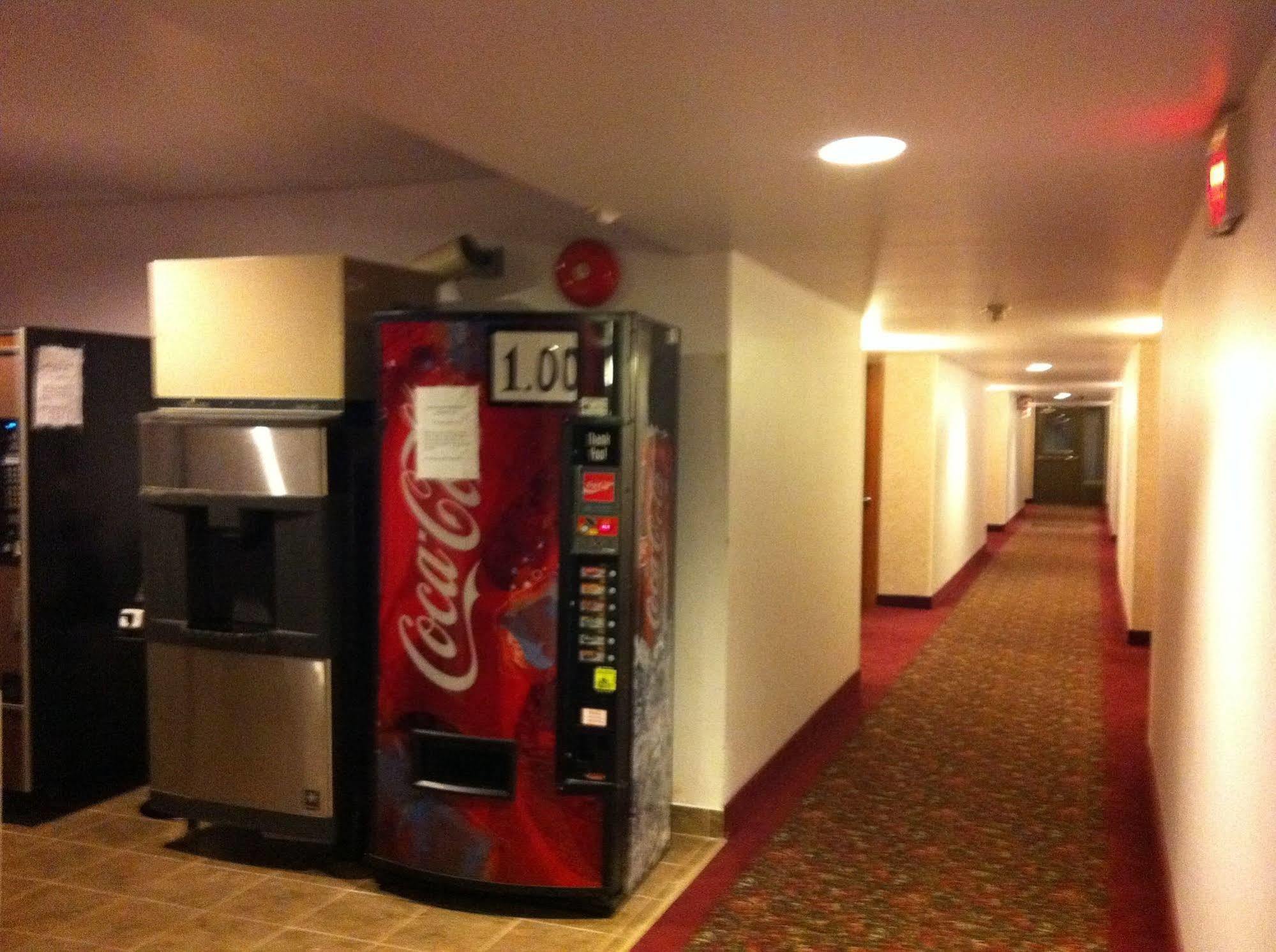 Redwood Motor Inn Brandon Esterno foto