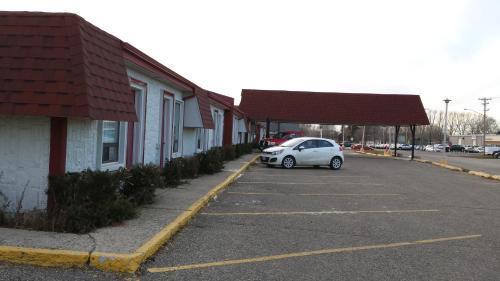 Redwood Motor Inn Brandon Esterno foto